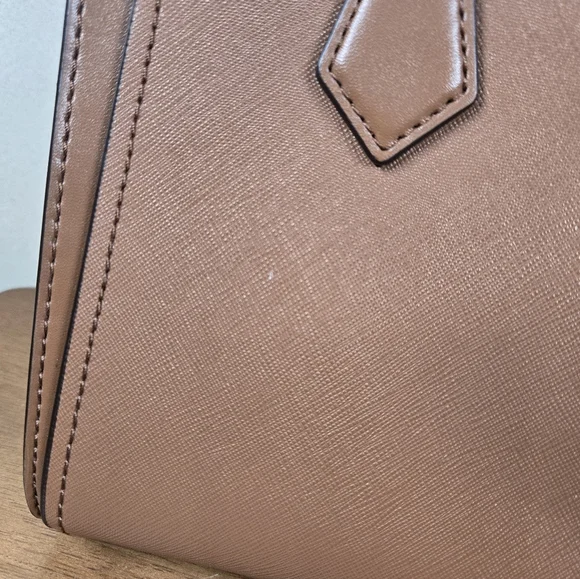 Michael Kors Tan Crossbody Bag - Picture 4 of 8